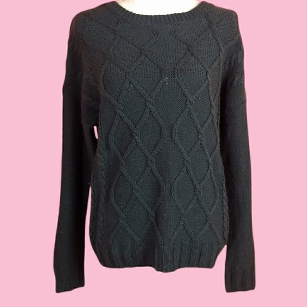 True craft cable knit sweater